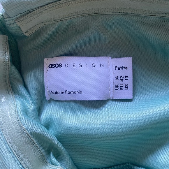 ASOS DESIGN off shoulder corset midi dress in sage-Green - Picture 3 of 4